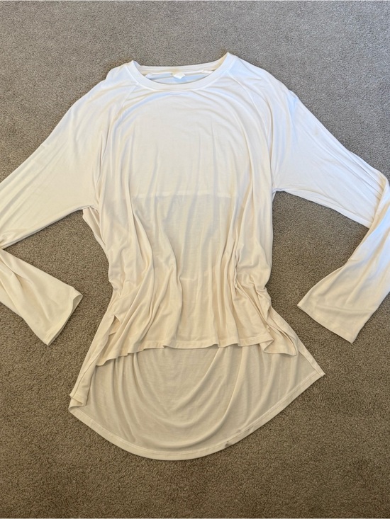 Under Armour Tops - Under Armour Womens Long Sleeve Top XL White Open Back Athletic